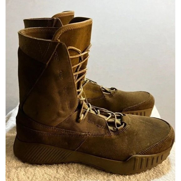 Oakley Other - OAKLEY LIGHT ASSAULT  DESERT 8" MILITARY BOOTS Mens 11 Beige NEW